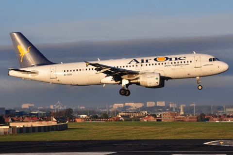 EI-DSS - A320-216 - Air One - BRU - 27-10-2012