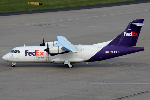 EI-FXB - ATR 42-300 - Federal Express (FedEx) - CGN - 01-08-2012