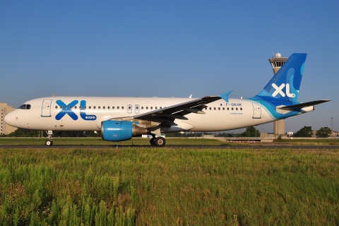 F-GKHK - A320-211 - XL Airways France - CDG - 10-08-2012