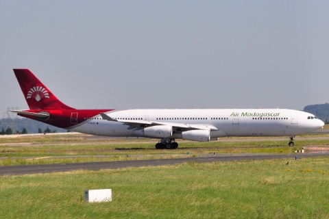 F-GLZL - A340-313 - Air Madagascar - CDG - 10-08-2012