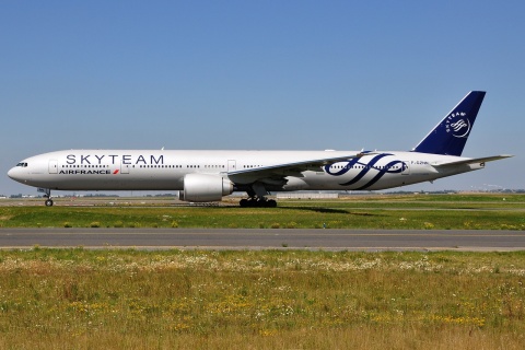 F-GZNN - 777-328(ER) - Air France - CDG - 10-08-2012