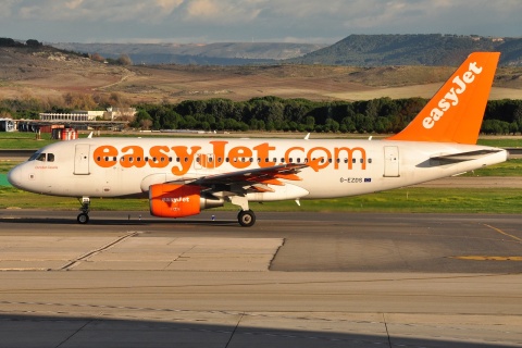 G-EZDS - A319-111 - easyJet - MAD - 28-11-2012