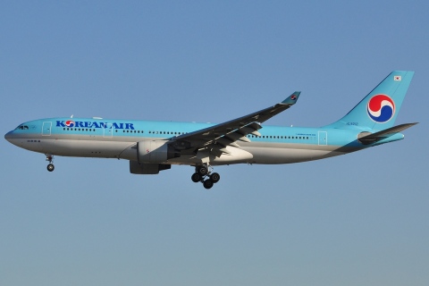 HL8212 - A330-223 - Korean Air Lines - LAX - 09-03-2012