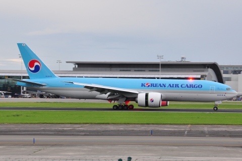 HL8252 - 777-FB5 - Korean Air Lines - BRU - 12-07-2012