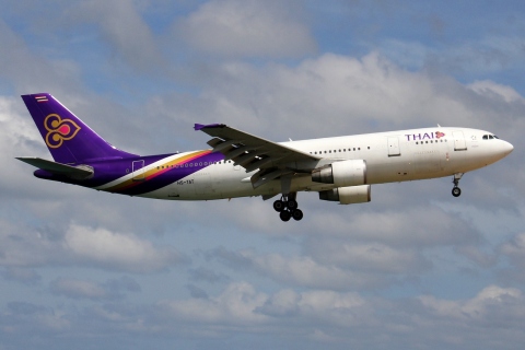 HS-TAT - A300-622R - Thai Airways International - HKT - 01-02-2012