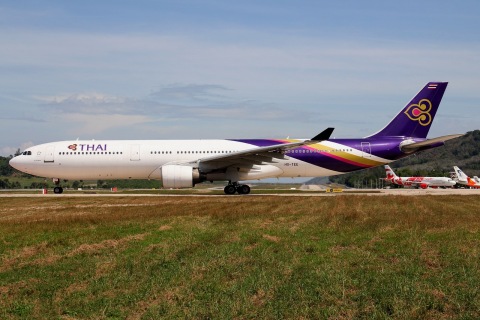 HS-TEE - A330-321 - Thai Airways International - HKT - 29-01-2012
