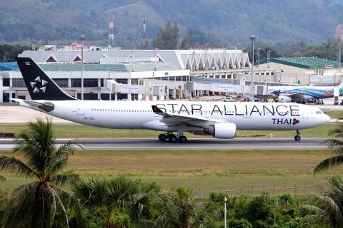 HS-TEL - A330-322 - Thai Airways International - HKT - 29-01-2012
