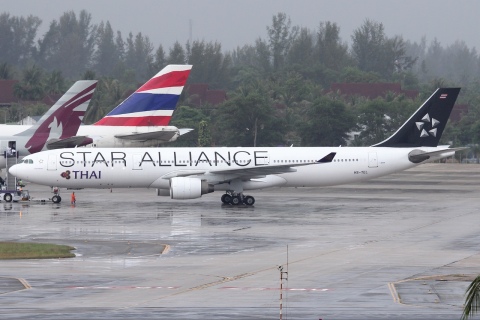 HS-TEL - A330-322 - Thai Airways International - HKT - 29-01-2012b