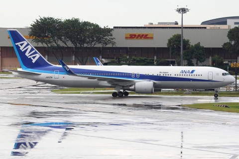 JA621A - 767-381(ER)(WL) - ANA All Nippon Airways - SIN - 31-01-2012