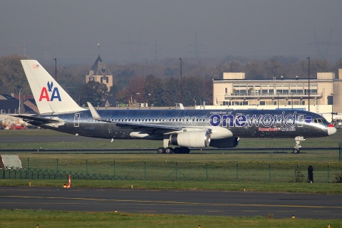 N174AA - 757-223(WL) - American Airlines - BRU - 28-10-2012