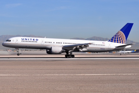 N515UA - 757-222 - United Airlines - LAS - 05-03-2012