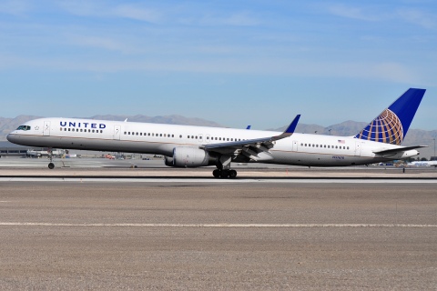 N57870 - 757-33N(WL) - United Airlines - LAS - 05-03-2012