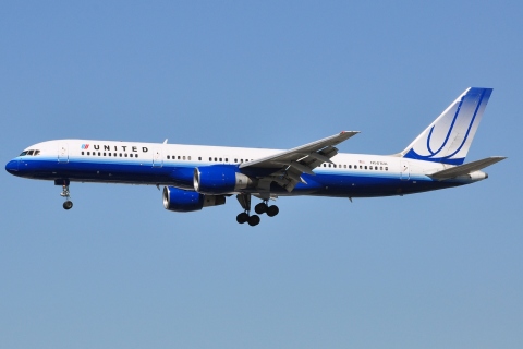 N581UA - 757-222 - United Airlines - LAX - 08-03-2012