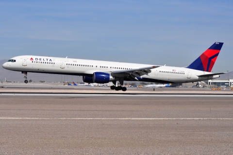 N585NW - 757-351(WL) - Delta Air Lines - LAS - 05-03-2012