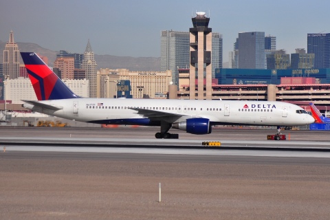 N67171 - 757-232 - Delta Air Lines - LAS - 05-03-2012b