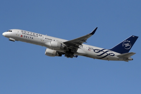 N717TW - 757-231(WL) - Delta Air Lines - LAX - 04-03-2012