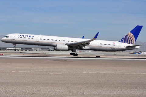N77871 - 757-33N(WL) - United Airlines - LAS - 05-03-2012