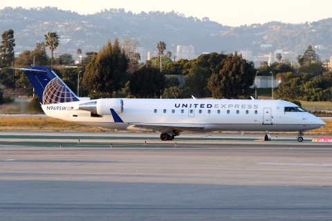 N969SW - CRJ-200ER - United Express - LAX - 04-03-2012b