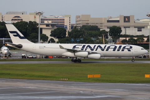 OH-LQF - A340-313 - Finnair - SIN - 31-01-2012