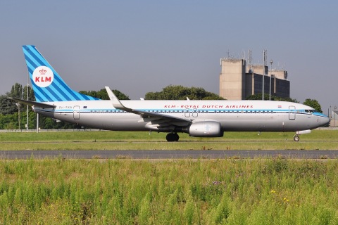 PH-BXA - 737-8K2(WL) - KLM Royal Dutch Airlines - CDG - 10-08-2012