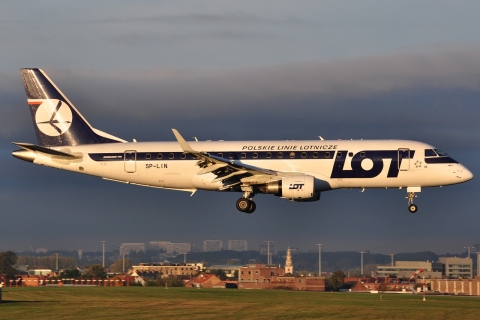 SP-LIN - ERJ-175LR (ERJ-170-200 LR) - LOT _ Polish Airlines - BRU - 27-10-2012