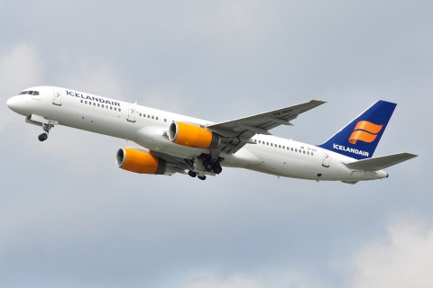 TF-IST - 757-256(WL) - Icelandair - MAN - 24-08-2012