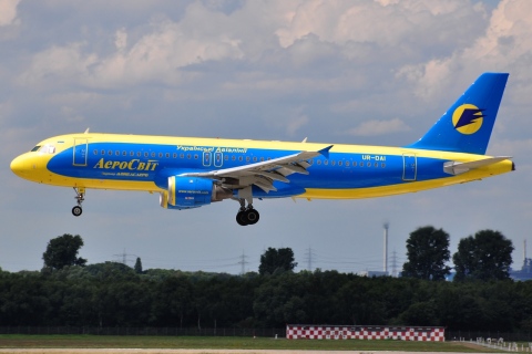 UR-DAI - A320-232 - AeroSvit Airlines - DUS - 07-07-2012