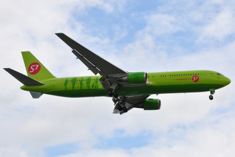 VP-BVH - 767-33A(ER) - S7 Airlines - HKT - 30-01-2012