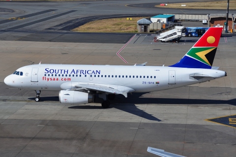 ZS-SFK - A319-131 - South African Airways - JNB - 26-05-2012