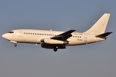 ZS-SSZ - 737-219 - Santaco Airlines - JNB - 25-05-2012b