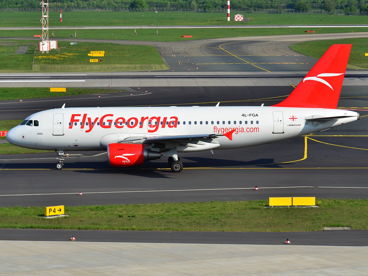 4L-FGA - A319-111 - FlyGeorgia - DUS - 06-05-2013