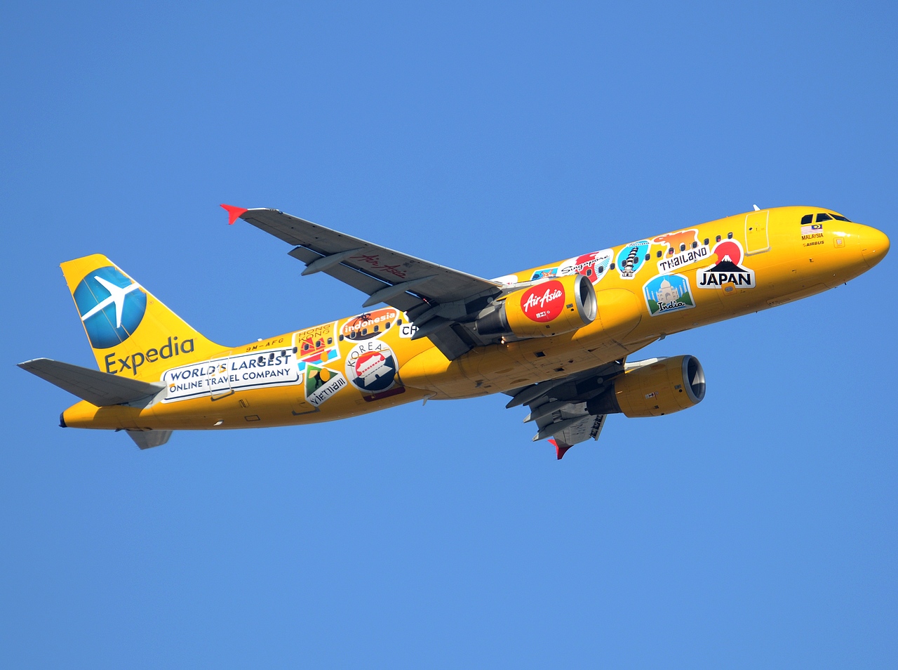 9M-AFG - A320-216 - AirAsia - HKG - 22-01-2013