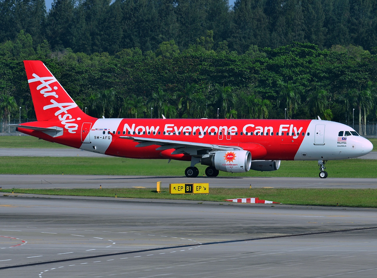 9M-AFQ - A320-216 - AirAsia - SIN - 29-01-2013b