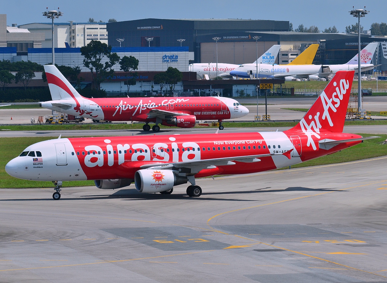 9M-AFQ - A320-216 - AirAsia - SIN - 29-01-2013c