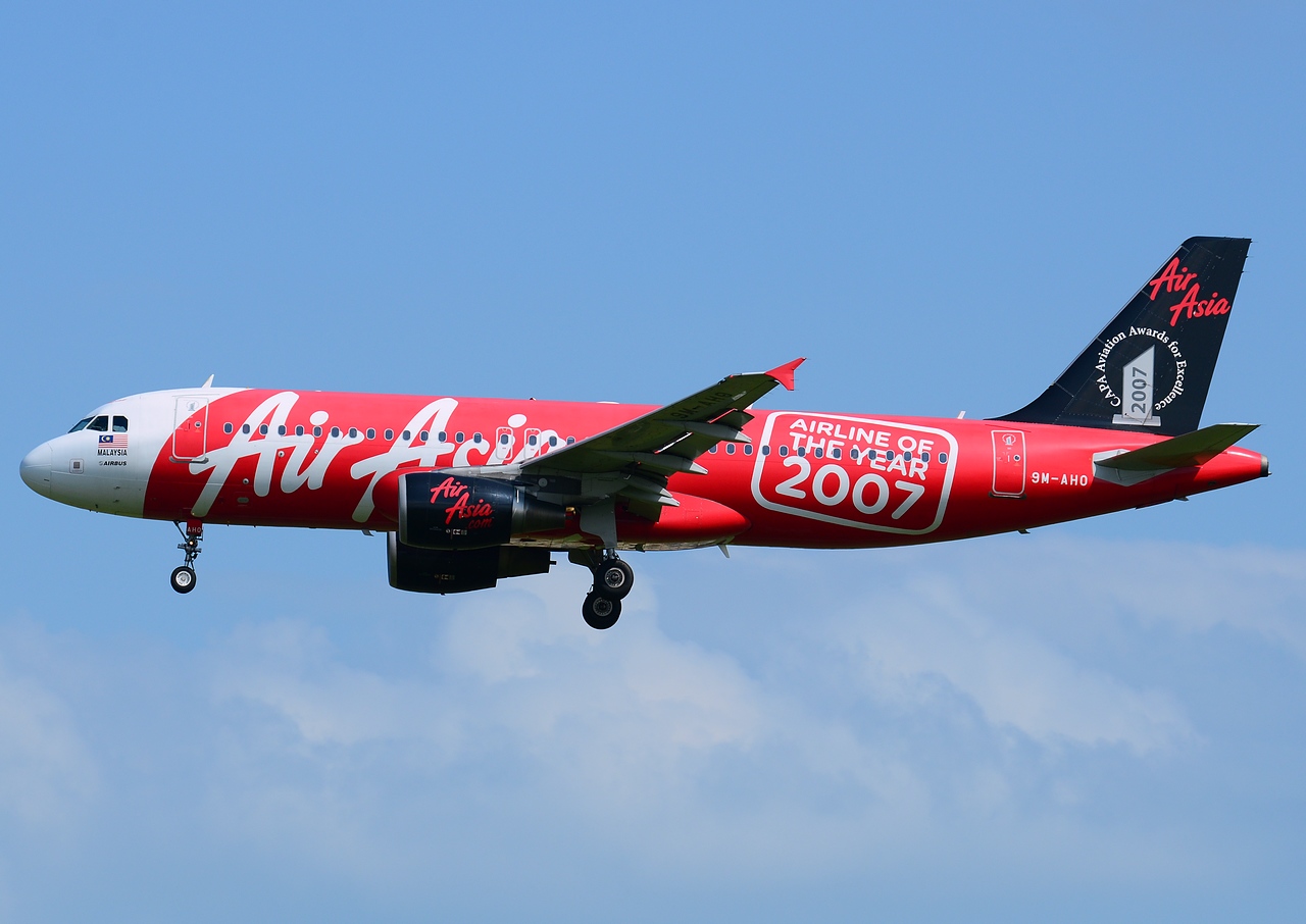 9M-AHO - A320-216 - AirAsia - SIN - 27-01-2013