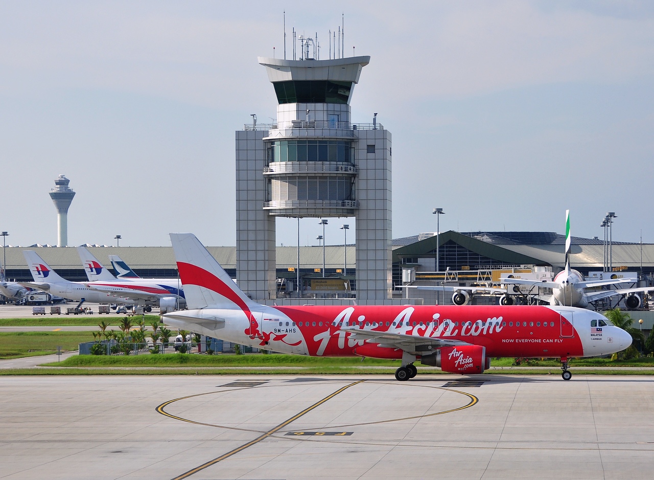 9M-AHS - A320-216 - AirAsia - KUL - 26-01-2013
