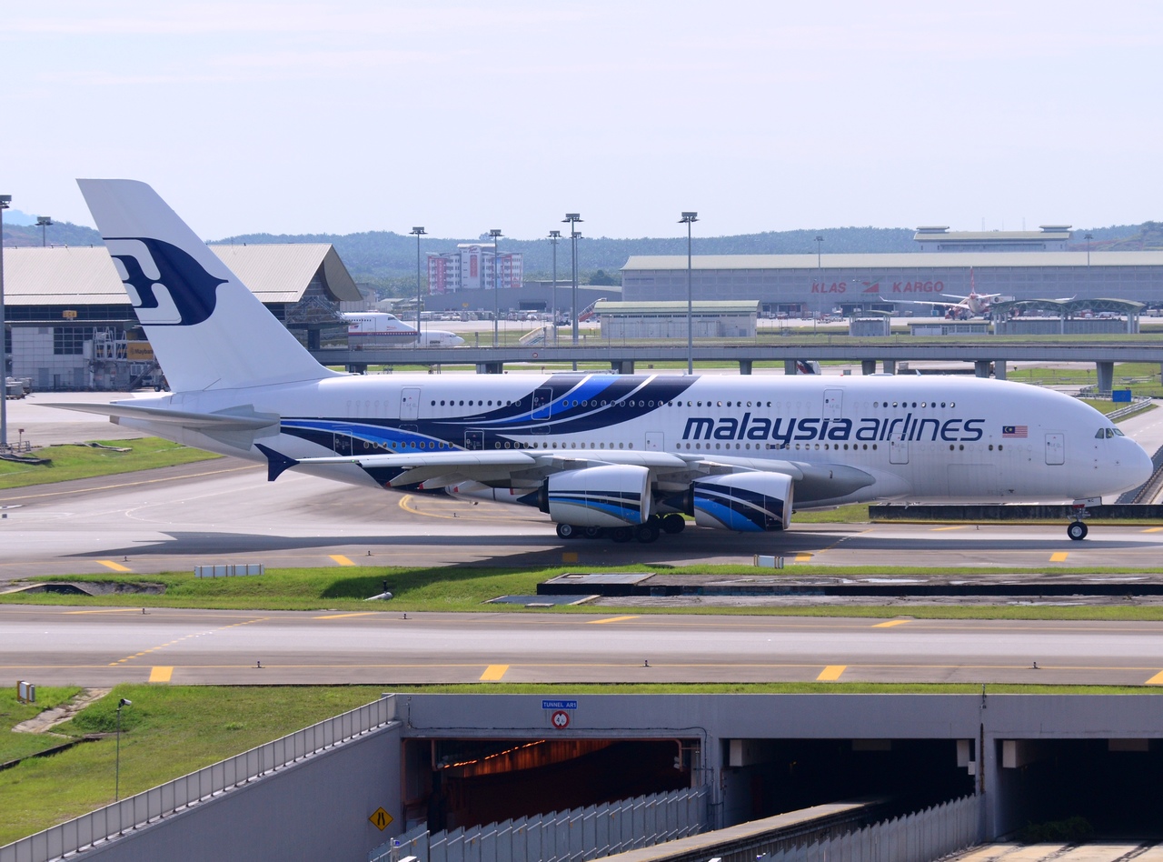 9M-MNC - A380-841 - Malaysia Airlines - KUL - 26-01-2013b