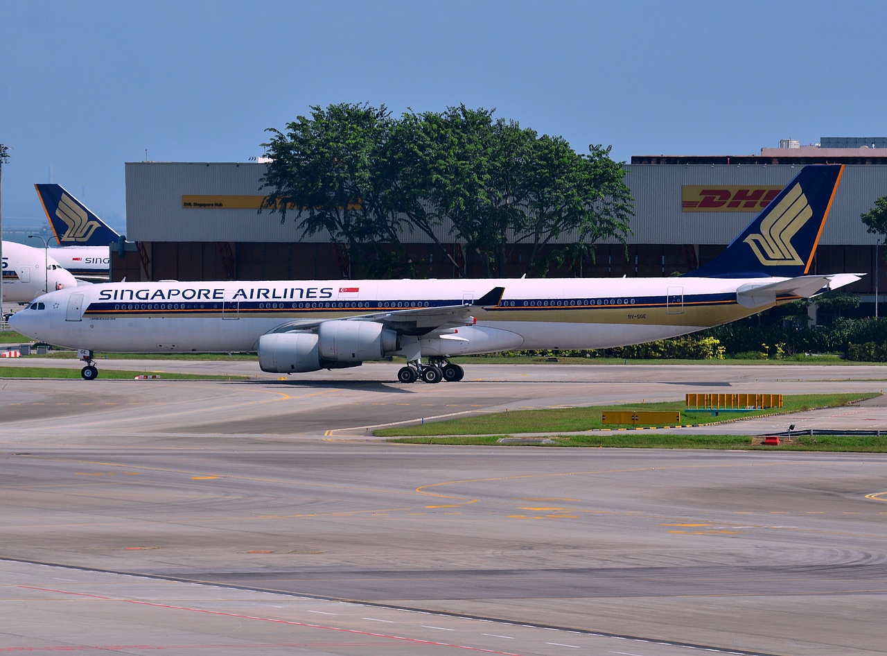 9V-SGE - A340-541 - Singapore Airlines - SIN - 29-01-2013