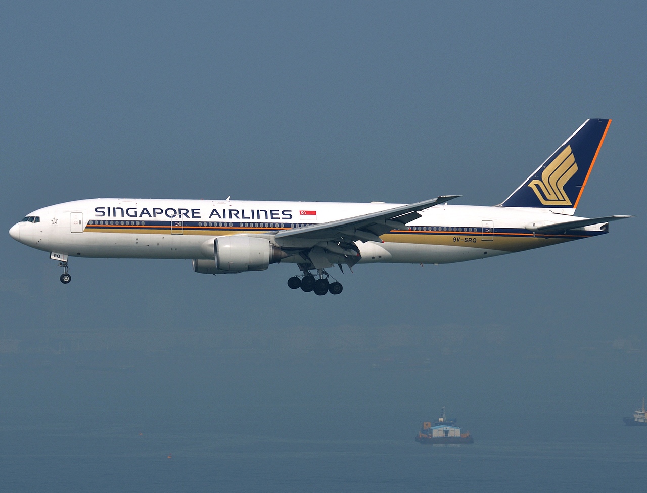 9V-SRQ - 777-212(ER) - Singapore Airlines - HKG - 23-01-2013