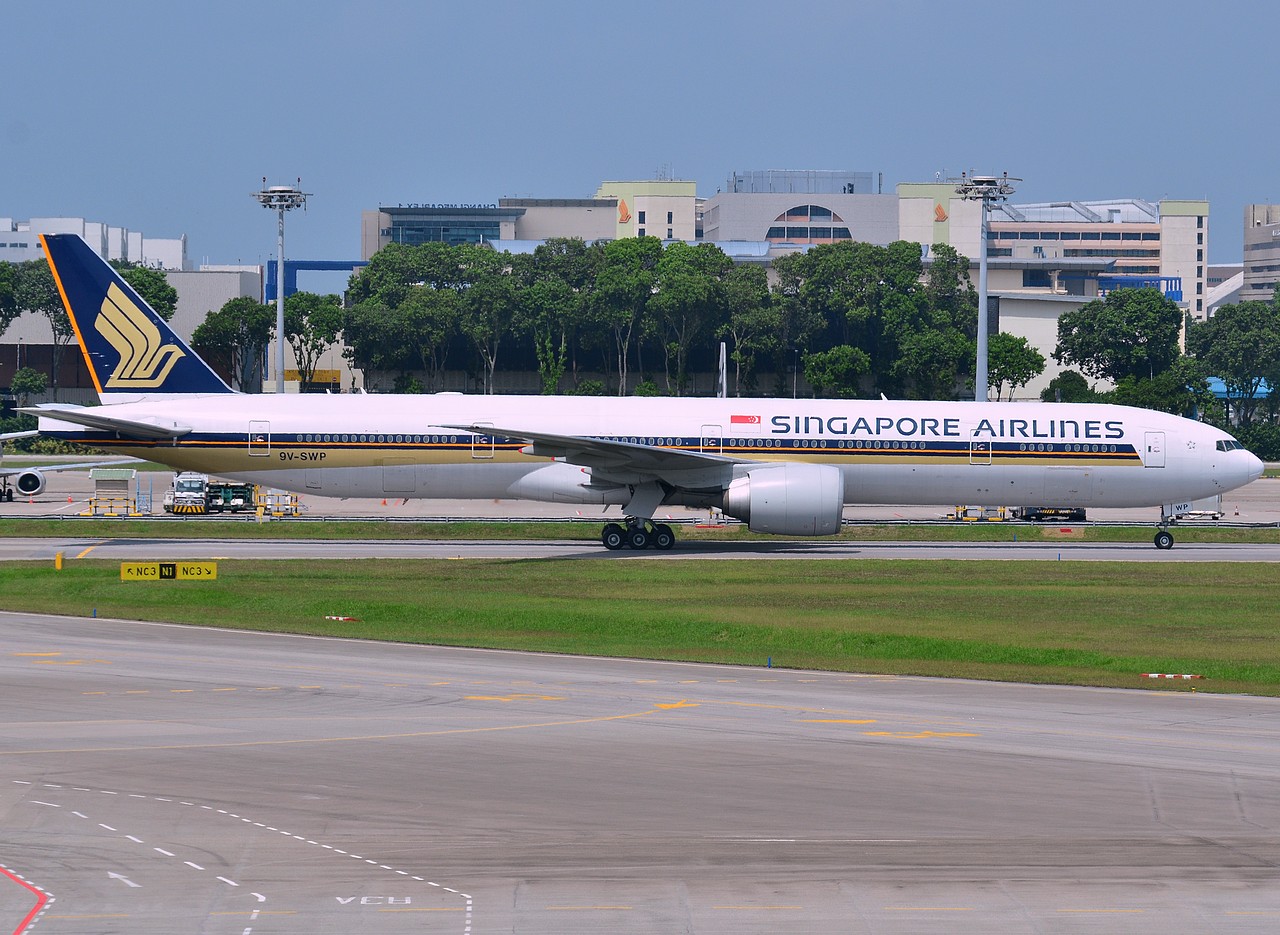 9V-SWP - 777-312(ER) - Singapore Airlines - SIN - 29-01-2013
