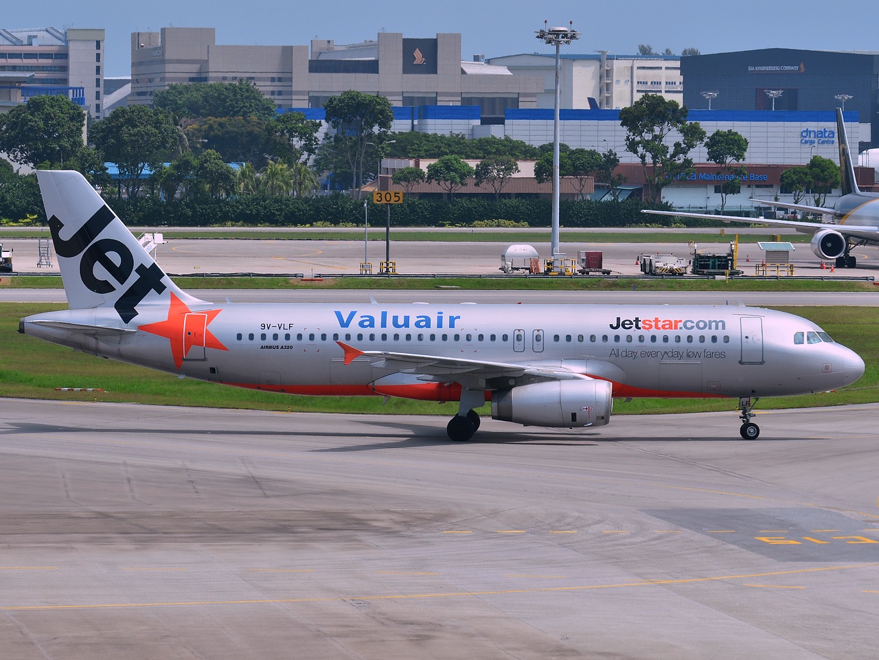 9V-VLF - A320-232 - Jetstar Asia - SIN - 29-01-2013