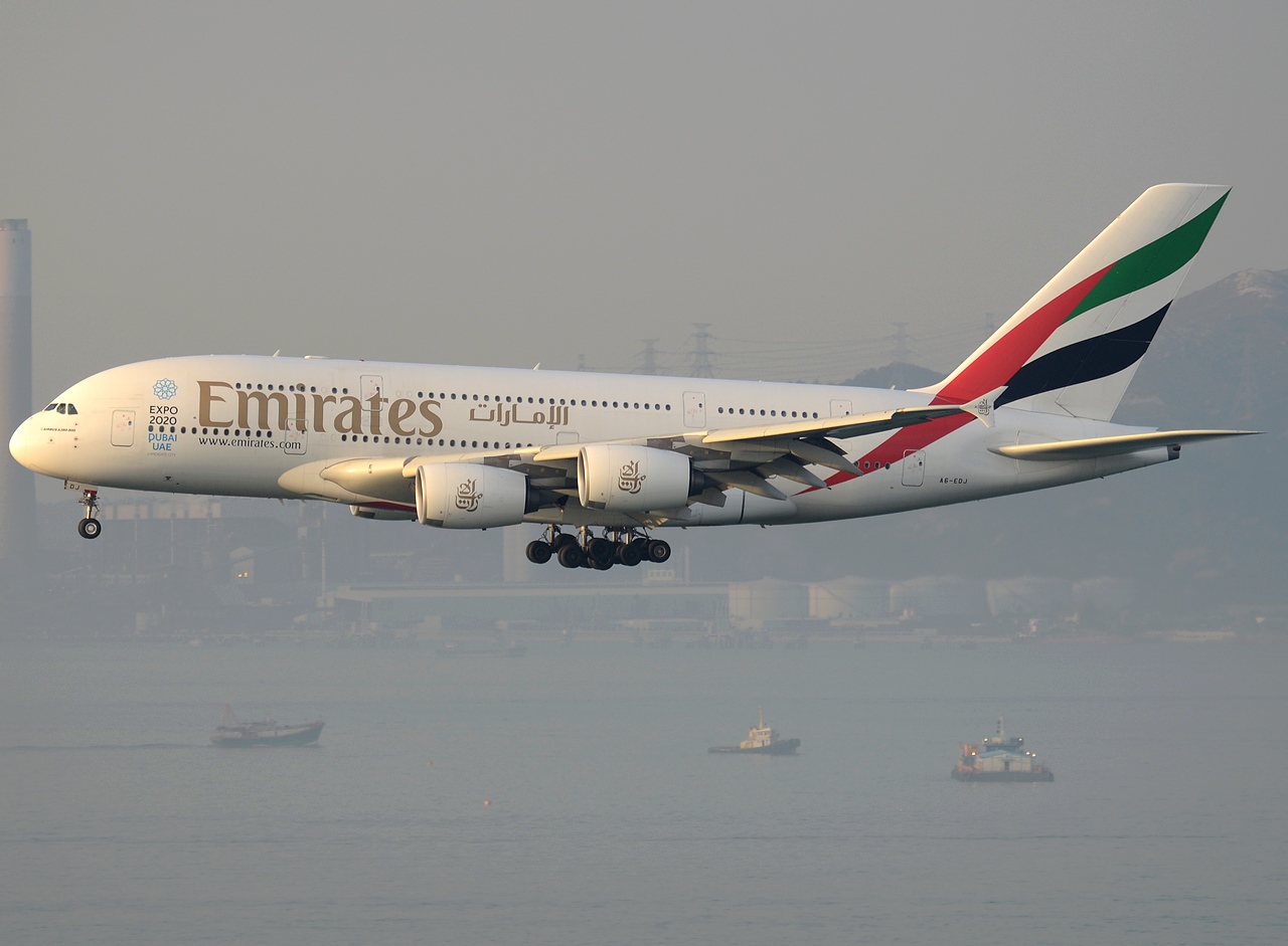 A6-EDJ - A380-861 - Emirates - HKG - 21-01-2013