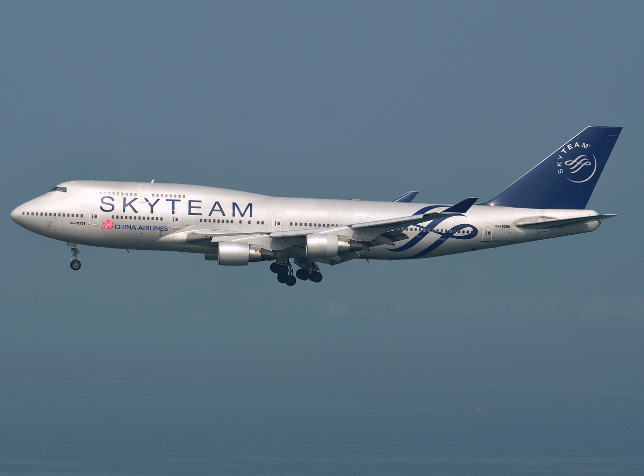 B-18206 - 747-409 - China Airlines - HKG - 23-01-2013