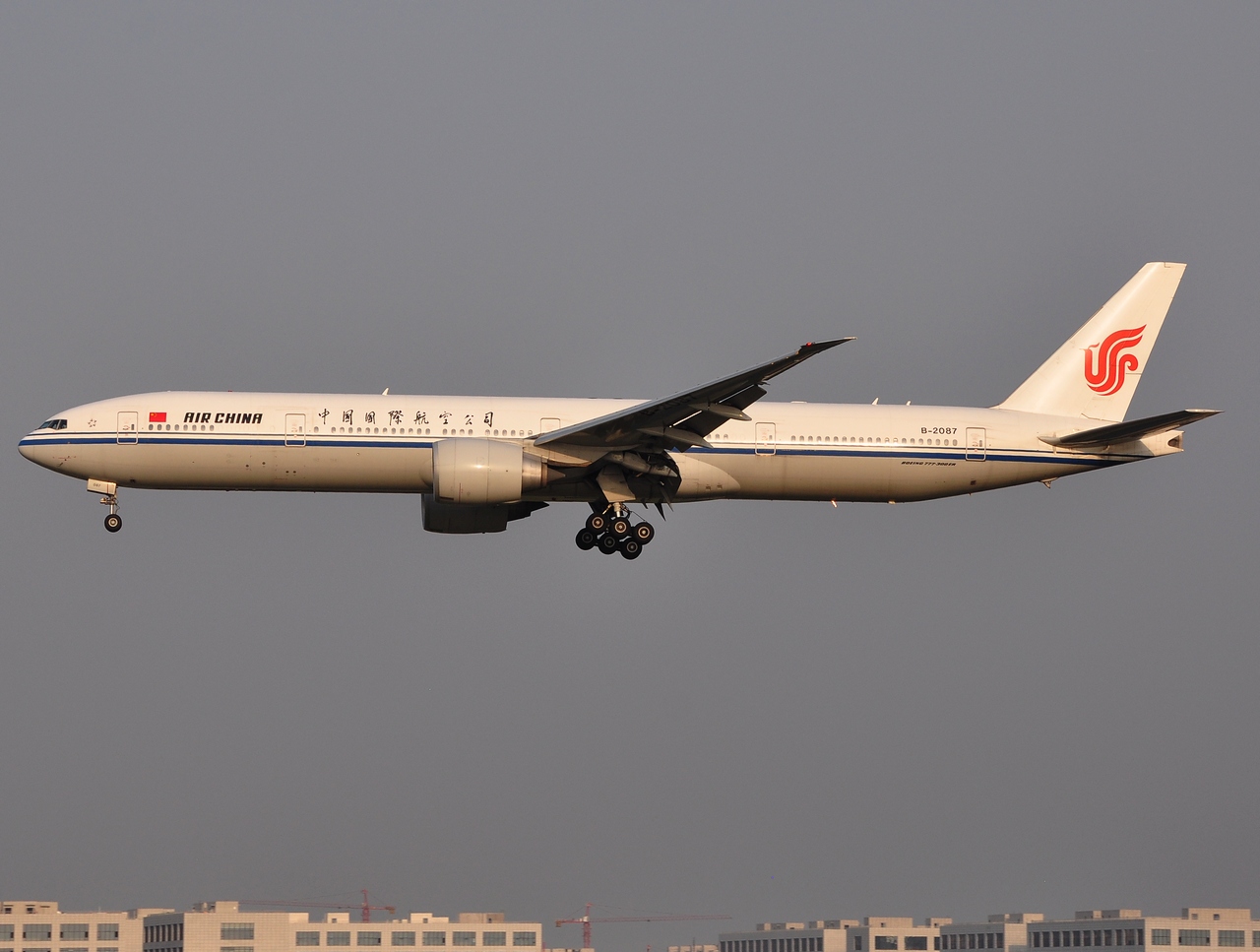 B-2087 - 777-39L(ER) - Air China - PEK - 21-09-2013