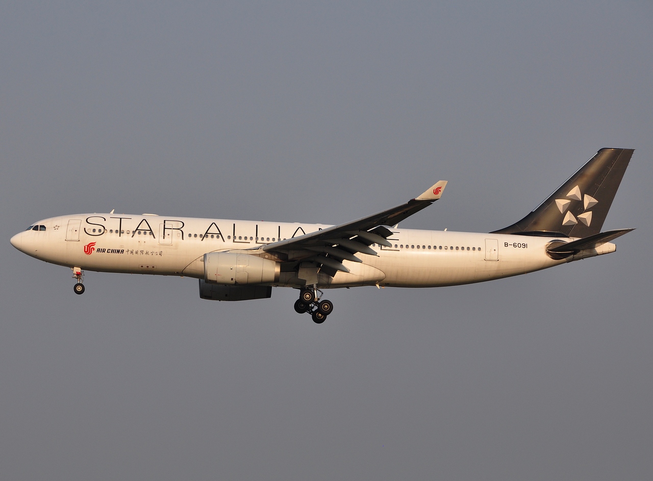 B-6091 - A330-243 - Air China - PEK - 21-09-2013