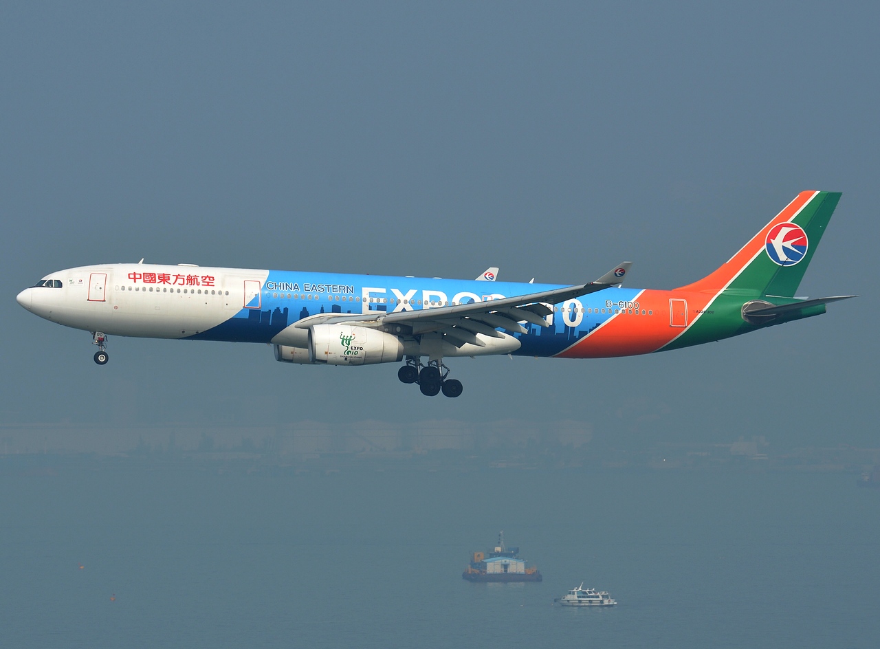 B-6100 - A330-343E - China Eastern Airlines - HKG - 23-01-2013