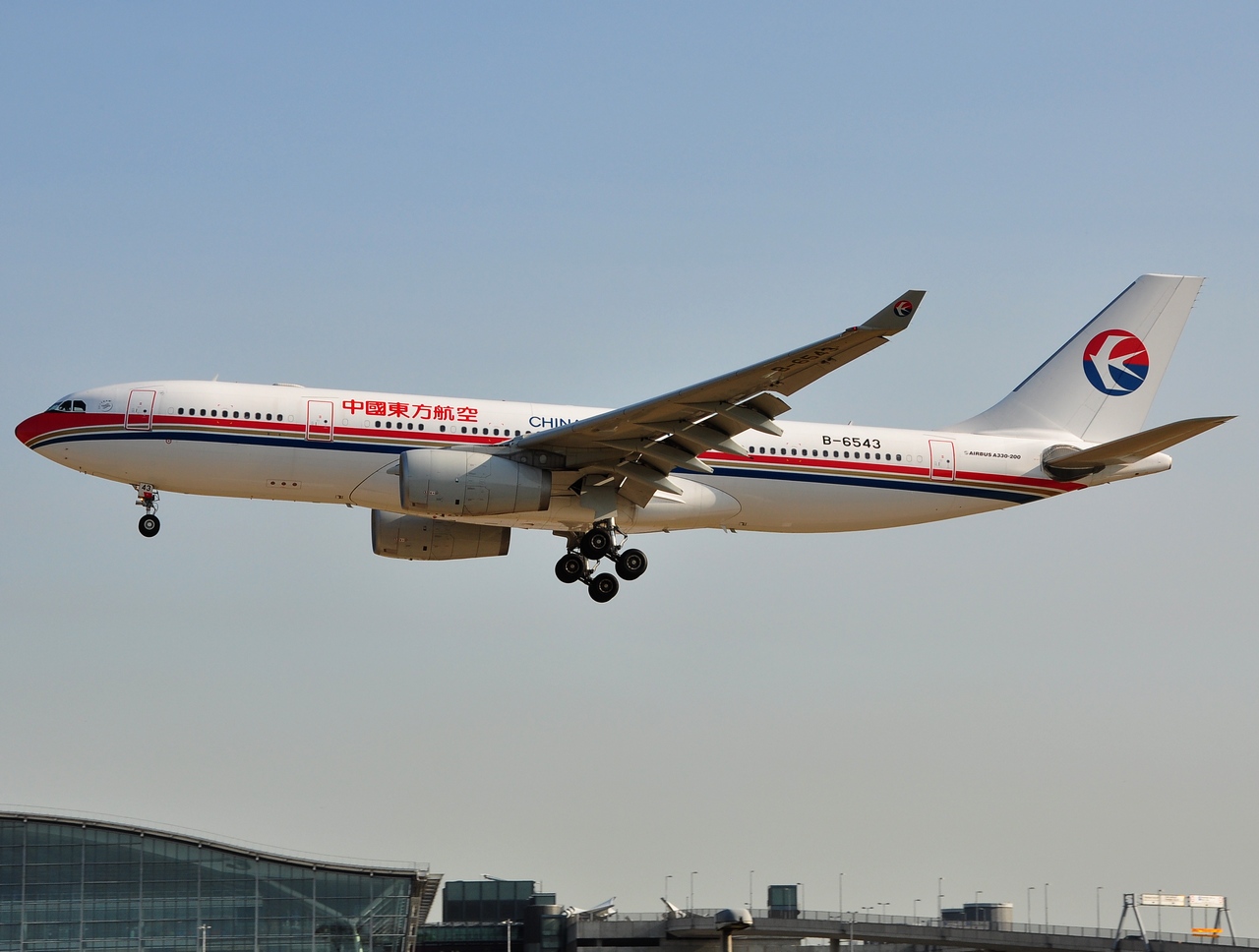 B-6543 - A330-243 - China Eastern Airlines - LHR - 11-07-2013
