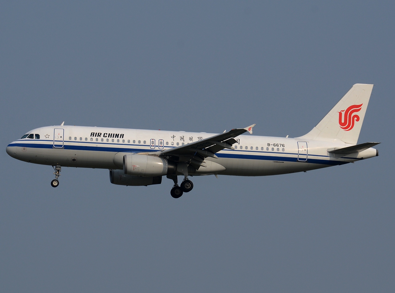 B-6676 - A320-232 - Air China - PEK - 21-09-2013