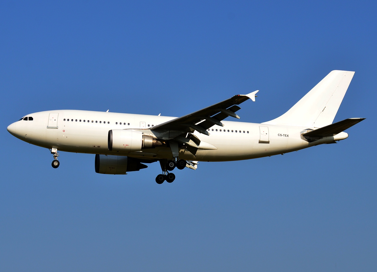CS-TEX - A310-304 - Hi Fly - BRU - 06-07-2013