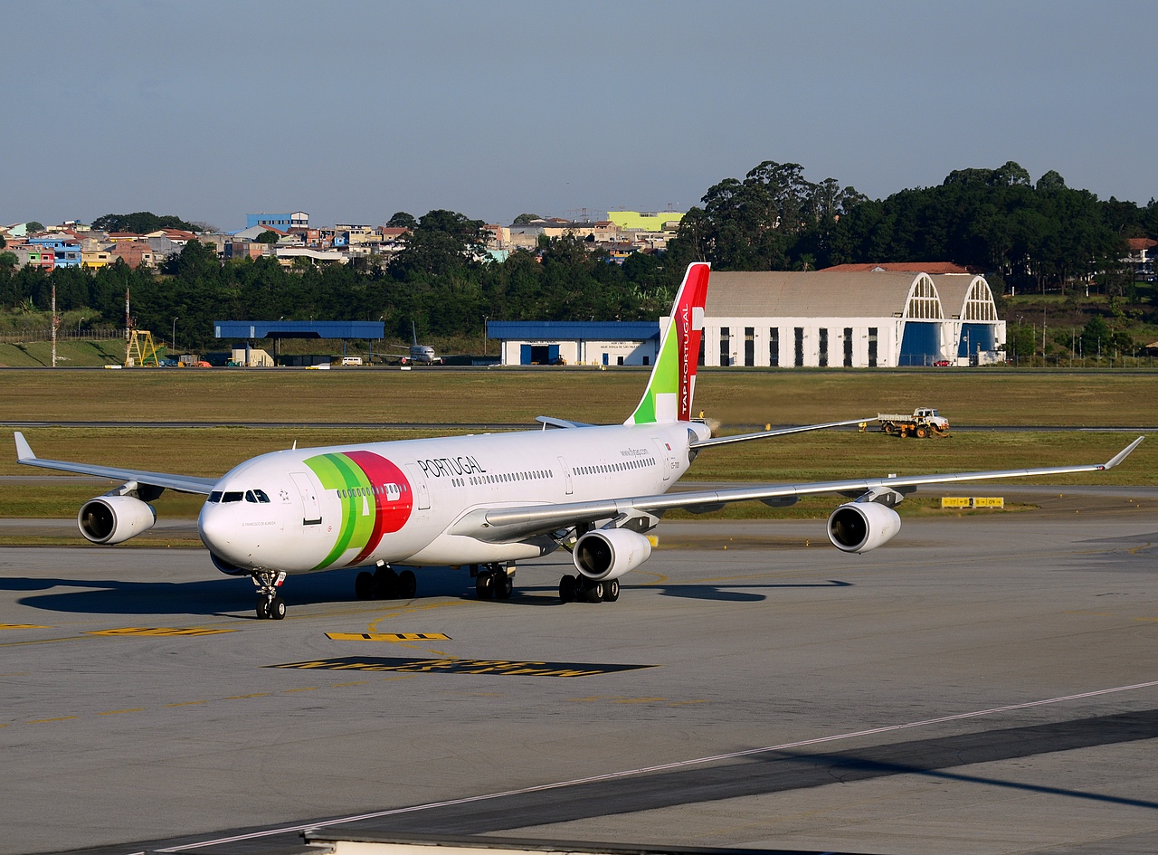 CS-TOD - A340-312 - TAP _ Air Portugal - GRU - 05-06-2013b